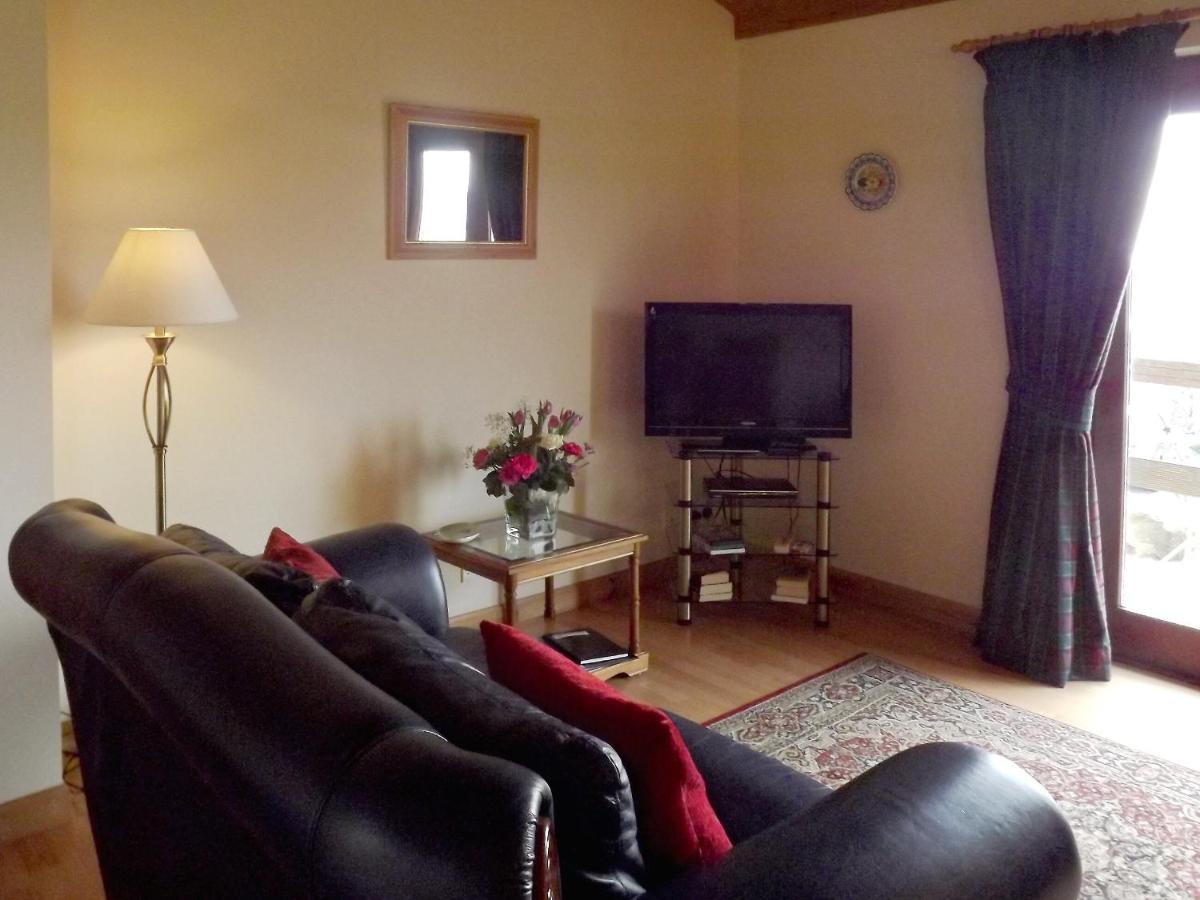 Ben Alder Lodge Milton of Campsie Екстериор снимка